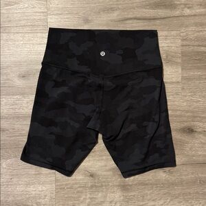 Lululemon Align Shorts 8” — Heritage 365 Camo Deep Coal Multi — Size 8